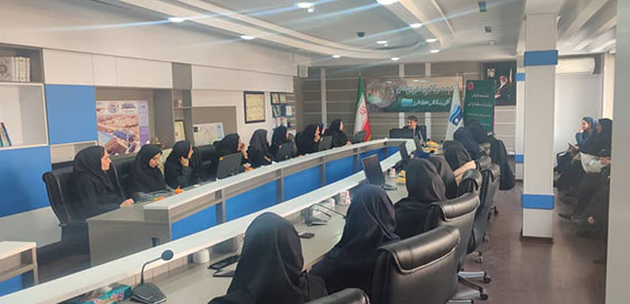 نشست مدیرعامل شرکت آب منطقه‌ای البرز با بانوان به مناسبت میلاد حضرت زهرا(س)