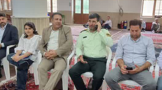 پاسخگویی مدیر منابع آب نظرآباد به مطالبات شهروندان در میز خدمت