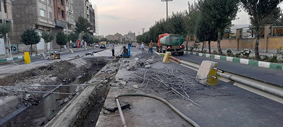 بتن‌ریزی حدود  900 متر از کانال ساحل شرقی؛ عملیات اجرایی در بلوار خبرنگار ادامه دارد
